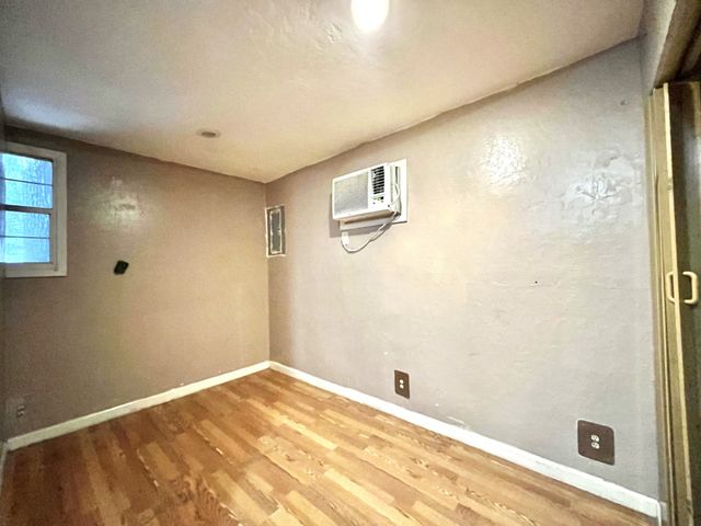 1900 Robinson Street, Irving, TX 75060