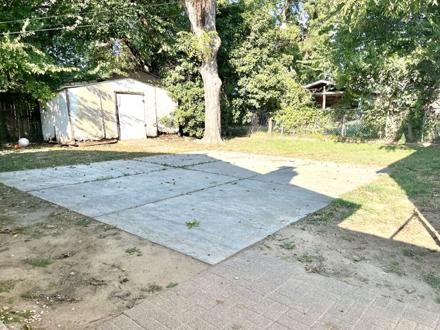 1900 Robinson Street, Irving, TX 75060