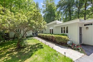 6 Harbor Hill Drive, Lloyd Harbor, NY 11743