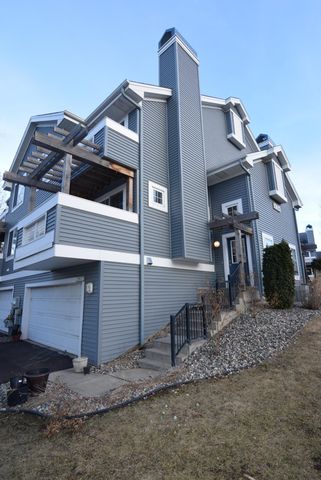 15635 24th Avenue N D, Plymouth, MN 55447