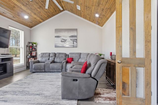 21650 Pleasant Drive, Hensley, AR 72065