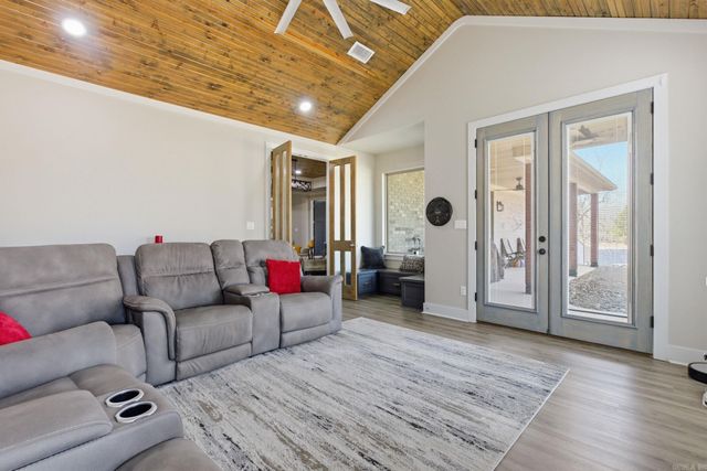 21650 Pleasant Drive, Hensley, AR 72065