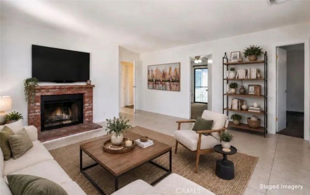 13100 Foothill, Los Angeles, CA 91342