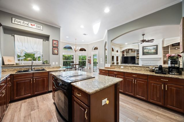 810 Cross Timbers Drive, Double Oak, TX 75077