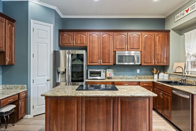 810 Cross Timbers Drive, Double Oak, TX 75077