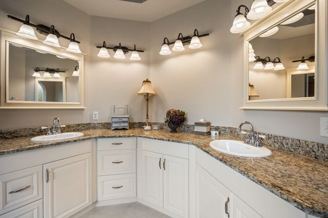 810 Cross Timbers Drive, Double Oak, TX 75077