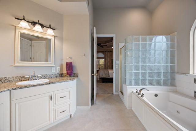 810 Cross Timbers Drive, Double Oak, TX 75077