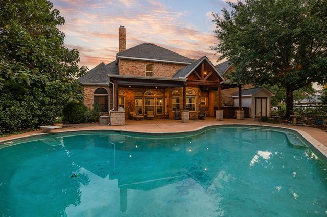 810 Cross Timbers Drive, Double Oak, TX 75077