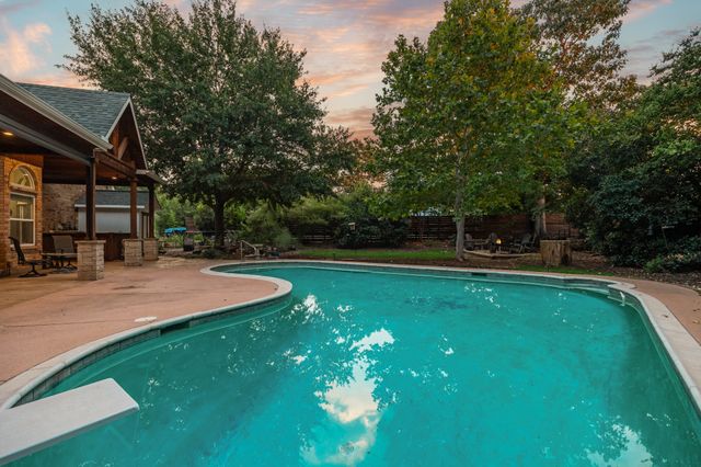 810 Cross Timbers Drive, Double Oak, TX 75077