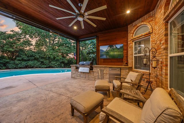 810 Cross Timbers Drive, Double Oak, TX 75077