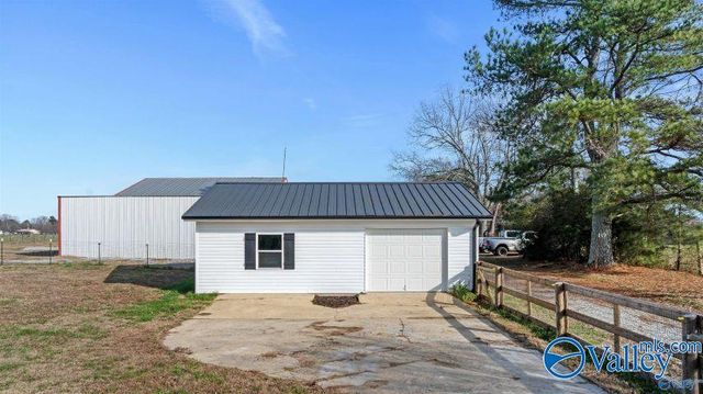 21528 Edgewood Road, Athens, AL 35614