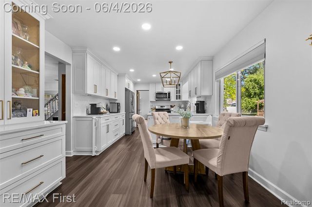 26376 Lawrence Drive, Dearborn Heights, MI 48127