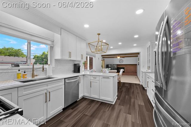 26376 Lawrence Drive, Dearborn Heights, MI 48127