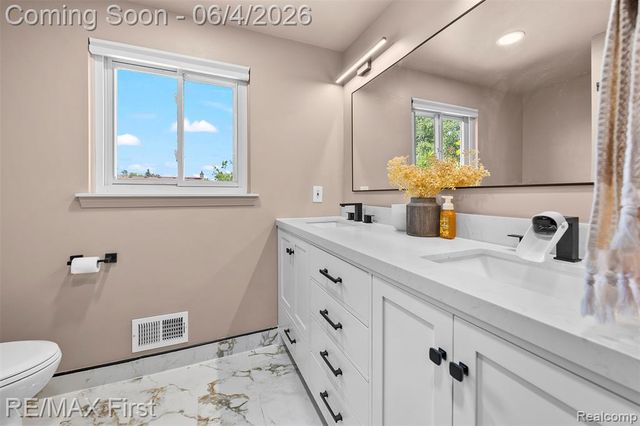 26376 Lawrence Drive, Dearborn Heights, MI 48127
