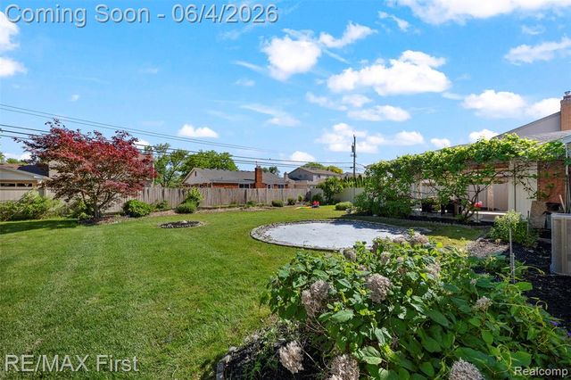 26376 Lawrence Drive, Dearborn Heights, MI 48127