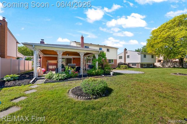26376 Lawrence Drive, Dearborn Heights, MI 48127