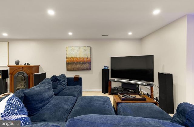 11688 STOCKBRIDGE LN, Reston, VA 20194