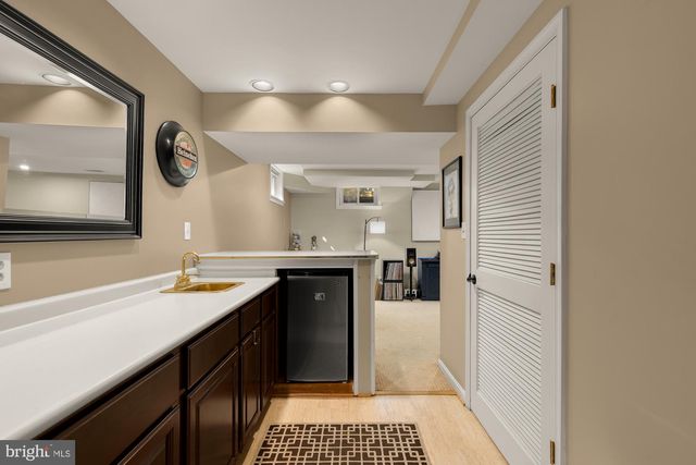 11688 STOCKBRIDGE LN, Reston, VA 20194