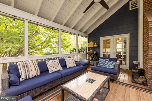 11688 STOCKBRIDGE LN, Reston, VA 20194