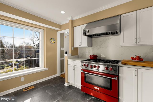 11688 STOCKBRIDGE LN, Reston, VA 20194