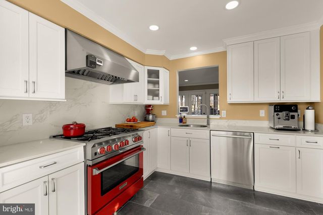 11688 STOCKBRIDGE LN, Reston, VA 20194