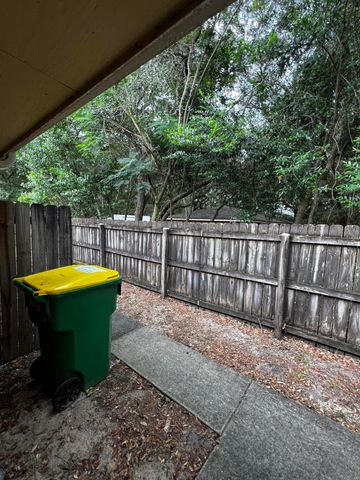 537 Hickory Avenue B, Niceville, FL 32578