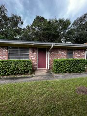 537 Hickory Avenue B, Niceville, FL 32578