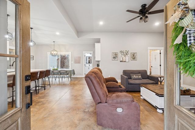 163 Walnut Grove Rd, Dover, TN 37058