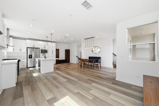 2702 Via Avella, San Diego, CA 92108