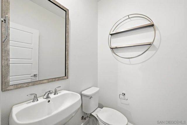 2702 Via Avella, San Diego, CA 92108