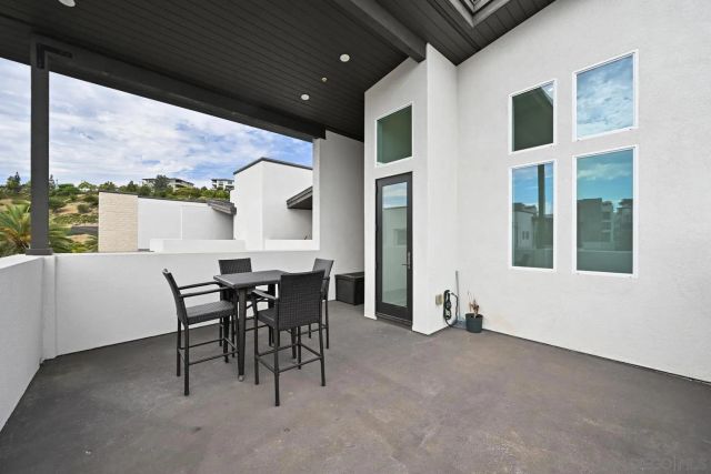 2702 Via Avella, San Diego, CA 92108
