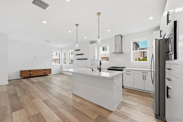2702 Via Avella, San Diego, CA 92108