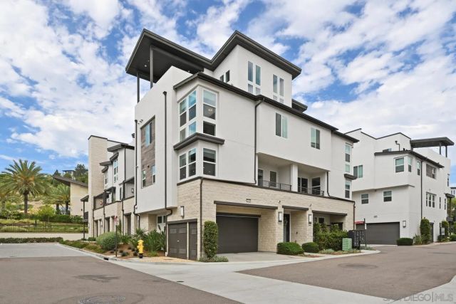 2702 Via Avella, San Diego, CA 92108