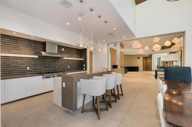2702 Via Avella, San Diego, CA 92108