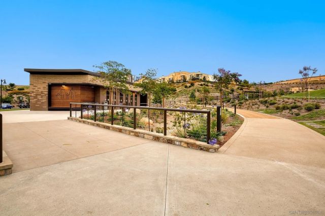 2702 Via Avella, San Diego, CA 92108