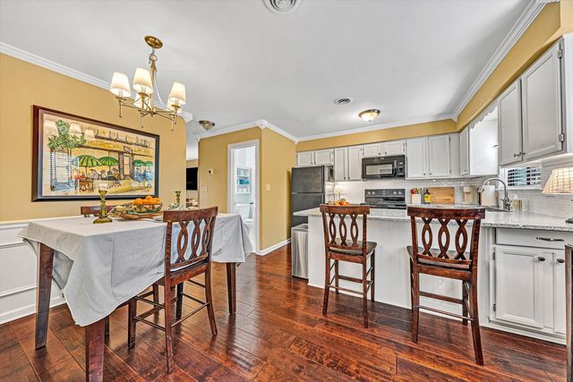 3375 Kelly LN, Roanoke, VA 24018