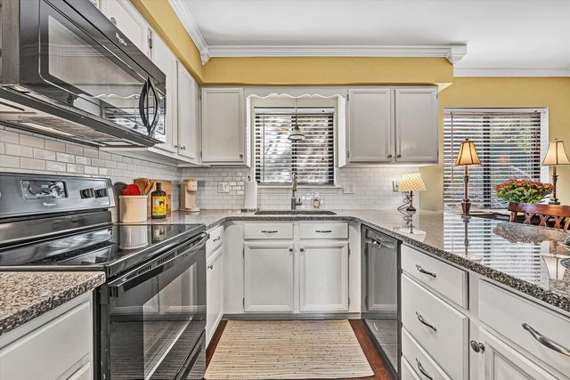 3375 Kelly LN, Roanoke, VA 24018