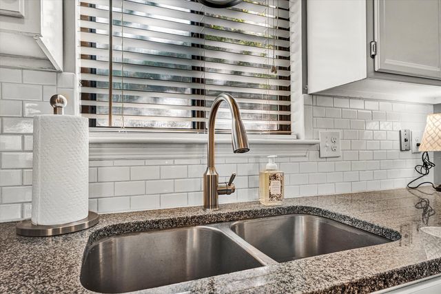 3375 Kelly LN, Roanoke, VA 24018