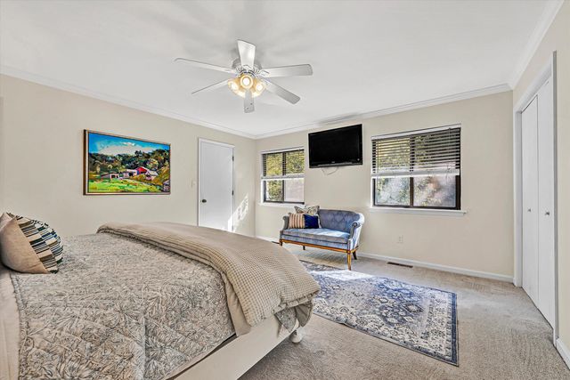 3375 Kelly LN, Roanoke, VA 24018