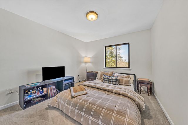 3375 Kelly LN, Roanoke, VA 24018