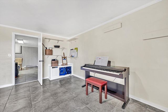 3375 Kelly LN, Roanoke, VA 24018