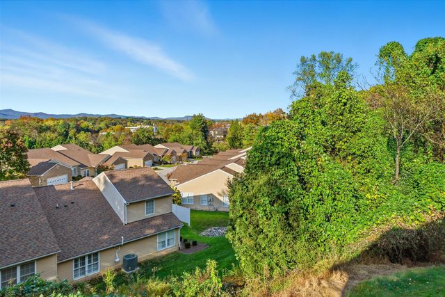 3375 Kelly LN, Roanoke, VA 24018