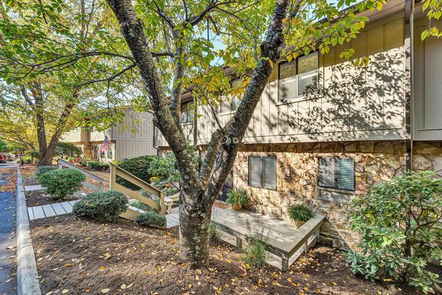 3375 Kelly LN, Roanoke, VA 24018