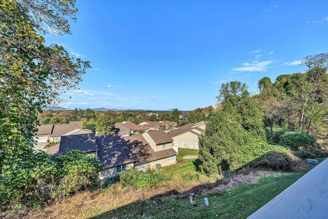 3375 Kelly LN, Roanoke, VA 24018