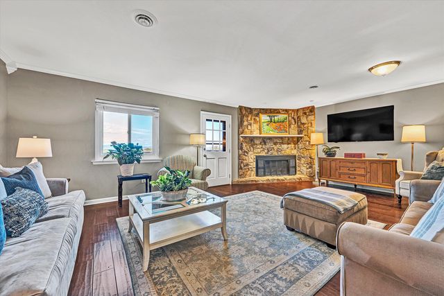 3375 Kelly LN, Roanoke, VA 24018