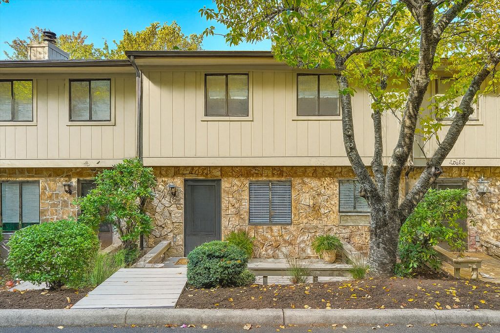 3375 Kelly LN, Roanoke, VA 24018