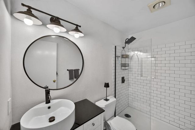 2850 Reynard Way 23, San Diego, CA 92103