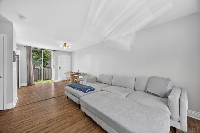 2850 Reynard Way 23, San Diego, CA 92103