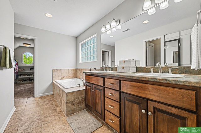 7422 S 198th Circle, Gretna, NE 68028