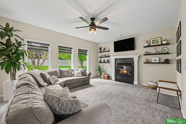 7422 S 198th Circle, Gretna, NE 68028